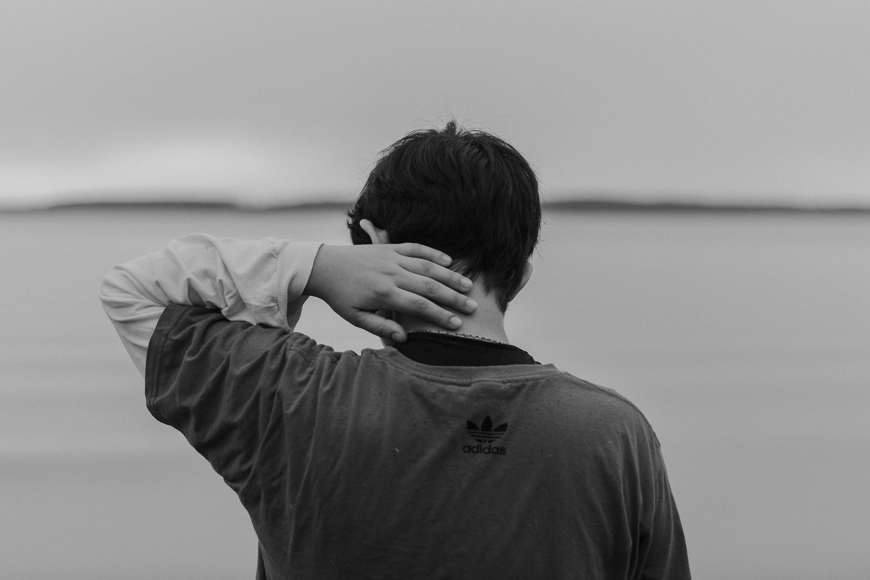 "Helppo ja tehokas jumppa niskalle ja hartioille: 5 liikettä paremman ryhdin saavuttamiseksi"